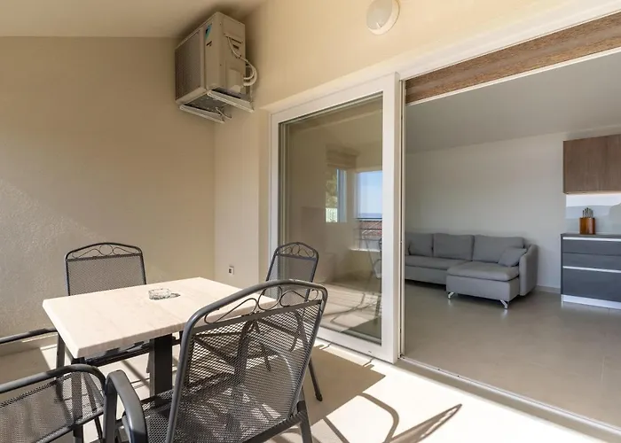 Breakaway Apartman *